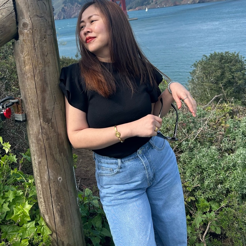 Meet your Posher, Brassiere